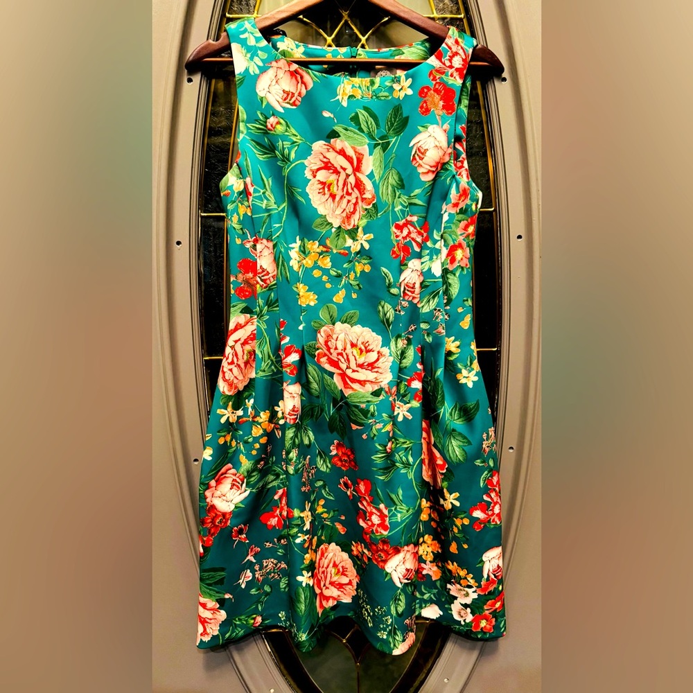 Vince Camuto Women's Green Floral Fit & Flare Dress Size S EUC